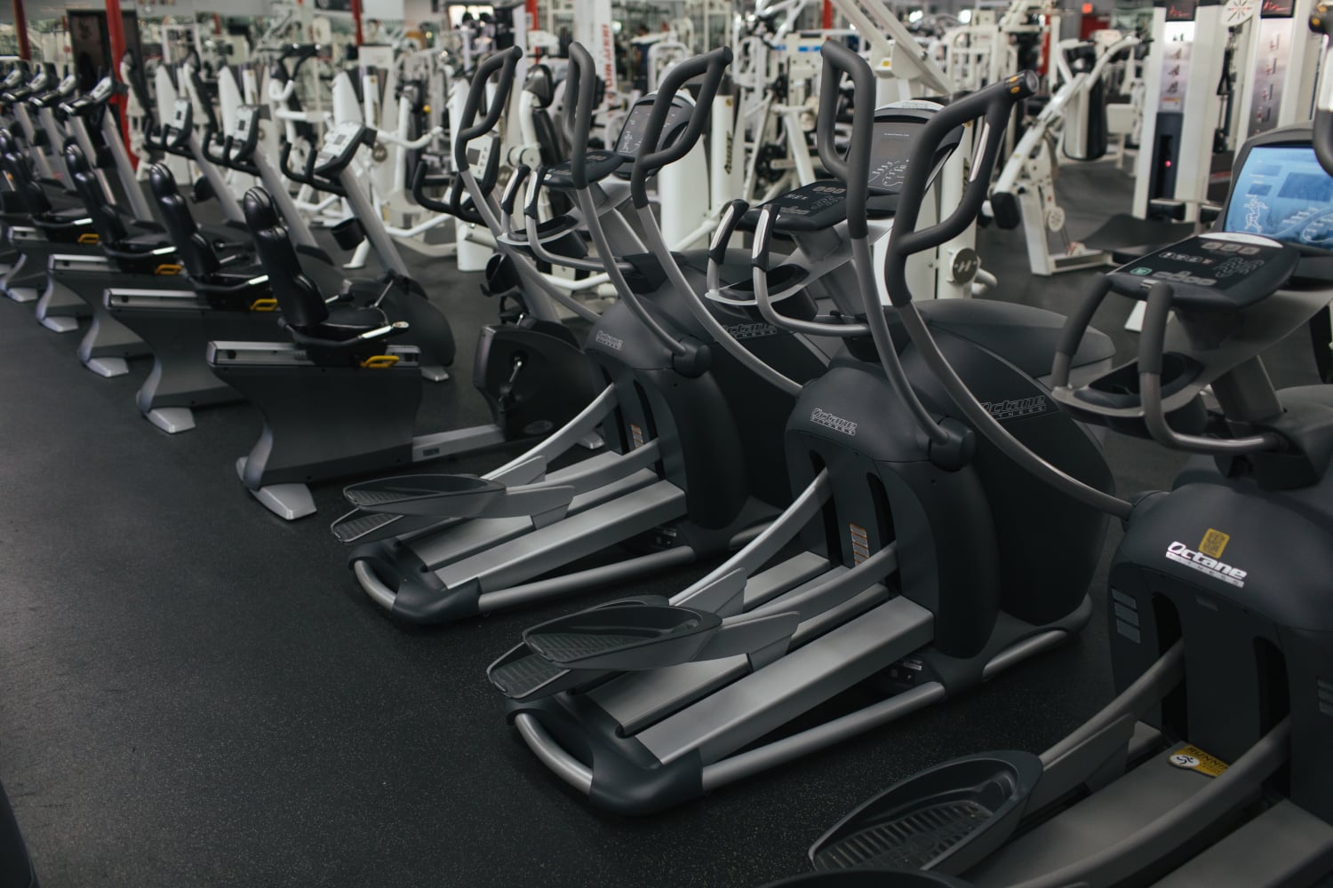 Elliptical VS StairMaster Which is Best Machine for Home Gym - idlGYM